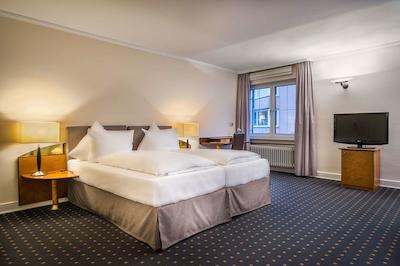 بست وسترن هتل گولدنز راد