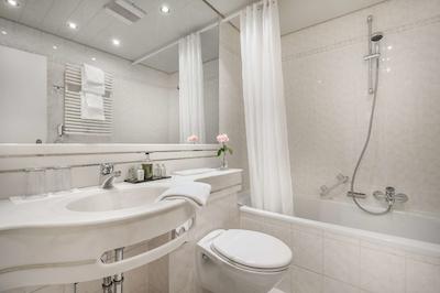 بست وسترن هتل گولدنز راد