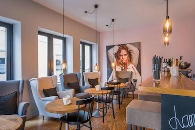 بست وسترن هتل گولدنز راد