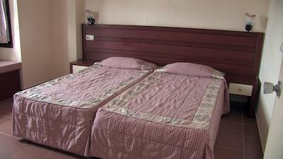 لماز سویت هتل بای کولابی