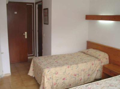 هستال مانلیا