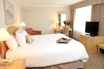 هامپتون این اند سویتز بای هیلتون وانکوور دونتون