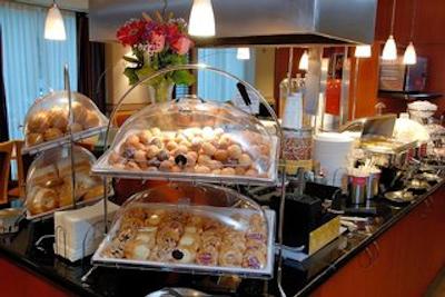 هامپتون این اند سویتز بای هیلتون وانکوور دونتون