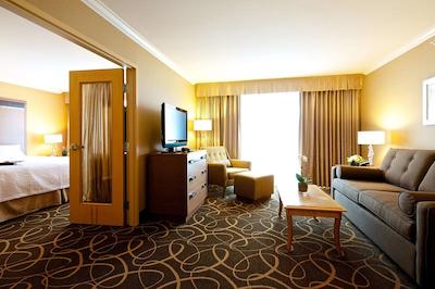 هامپتون این اند سویتز بای هیلتون وانکوور دونتون