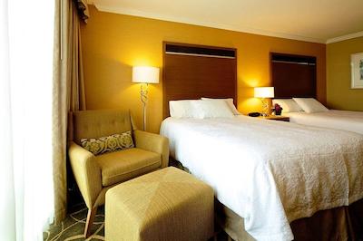 هامپتون این اند سویتز بای هیلتون وانکوور دونتون