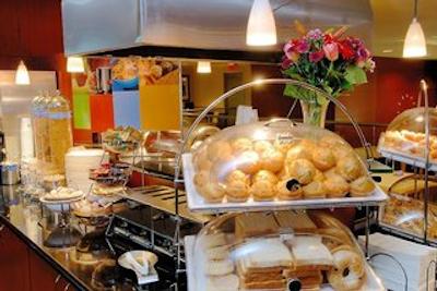 هامپتون این اند سویتز بای هیلتون وانکوور دونتون