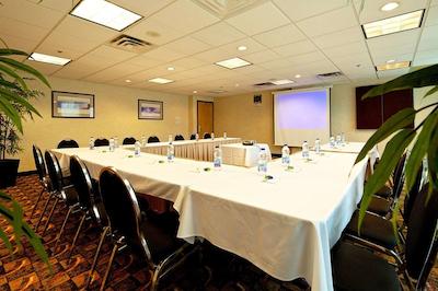 هامپتون این اند سویتز بای هیلتون وانکوور دونتون