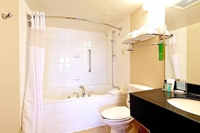 هامپتون این اند سویتز بای هیلتون وانکوور دونتون