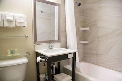 کوالیتی این اند کنفرنس سنتر دونتون