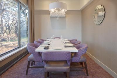 هلید این ترنتو اینترنیشنال آیرپرت