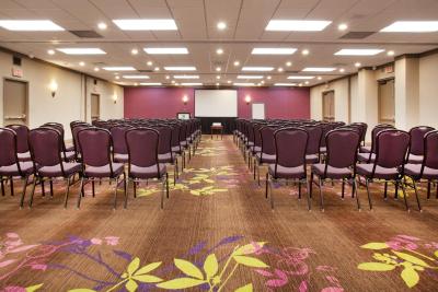 هلید این ترنتو اینترنیشنال آیرپرت