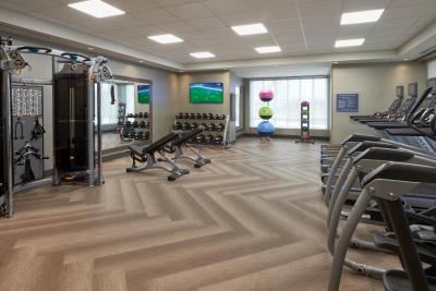 فور پوینتز بای شراتون ترنتو آیرپرت ایست