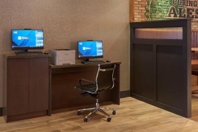 فور پوینتز بای شراتون ترنتو آیرپرت ایست