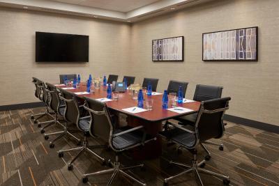 فور پوینتز بای شراتون ترنتو آیرپرت ایست