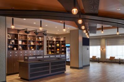 فور پوینتز بای شراتون ترنتو آیرپرت ایست