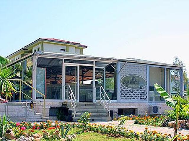 کلوب لاگونیا گاردن