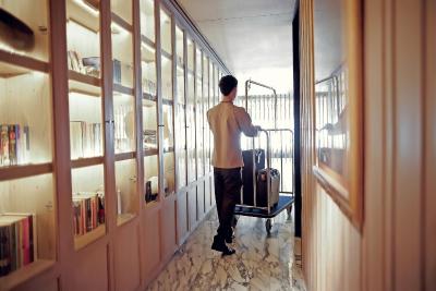 ارکادیا سوئیتز فلونچیت بانکوک بای کامپس هاسپیتالیتی