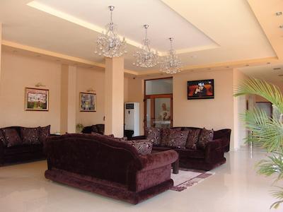 هاپی اپاردتل اند اسپا