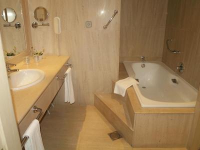 سرکتل هتل پالاشن دل مار