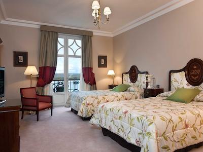 اورستارز هتل ریل