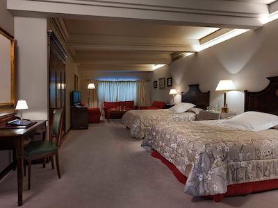 اورستارز هتل ریل