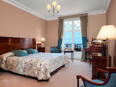 اورستارز هتل ریل