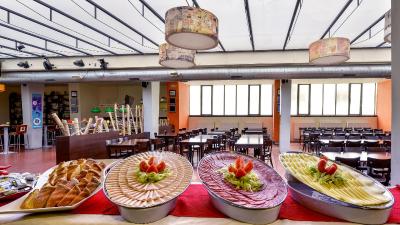 پلوز پراگ هستل