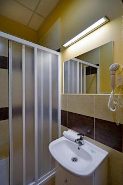 پلوز پراگ هستل