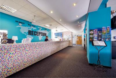 پلوز پراگ هستل