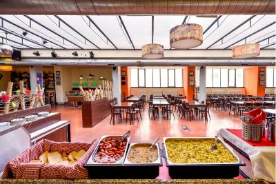 پلوز پراگ هستل