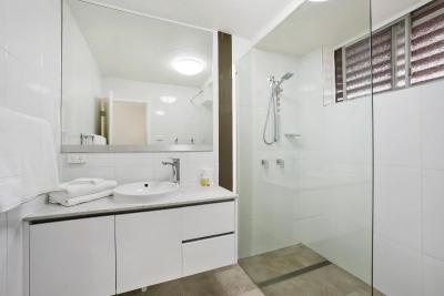 ال پاسُ متر این پرت ماککواری