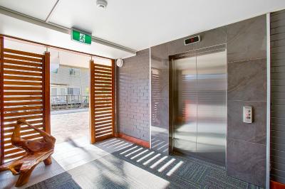 ال پاسُ متر این پرت ماککواری