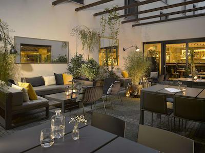 اینسید بای ملی پراگو اُلد تون