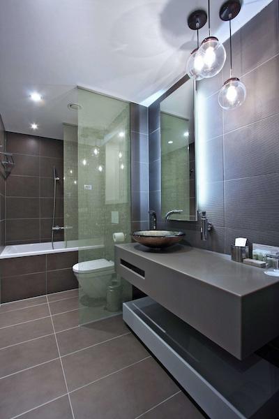 اینسید بای ملی پراگو اُلد تون