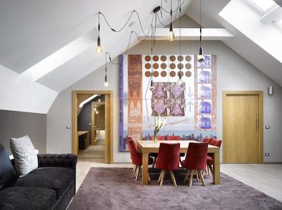 اینسید بای ملی پراگو اُلد تون