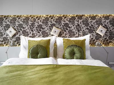 اینسید بای ملی پراگو اُلد تون