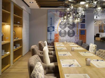 اینسید بای ملی پراگو اُلد تون