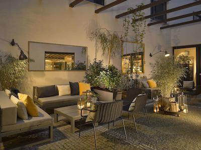 اینسید بای ملی پراگو اُلد تون