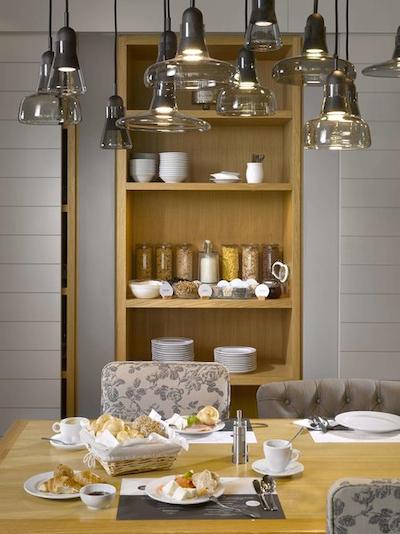 اینسید بای ملی پراگو اُلد تون