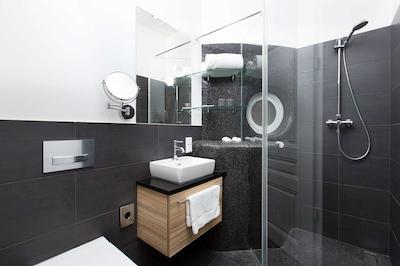 لیوین رسیدنس بای فلمینگز وین-پارلامنت