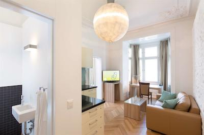 لیوین رسیدنس بای فلمینگز وین-پارلامنت