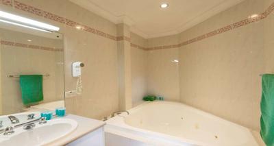 بست وسترن ادلید گرانادا متر این