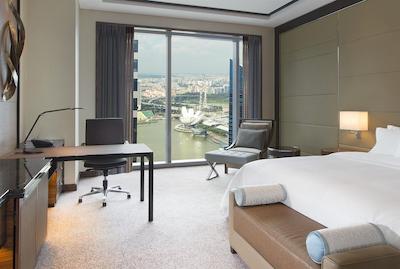 د وستین سنگاپور