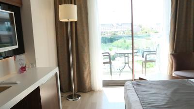 لونا بلانکا ریزورت اند اسپا