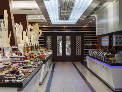 لونا بلانکا ریزورت اند اسپا