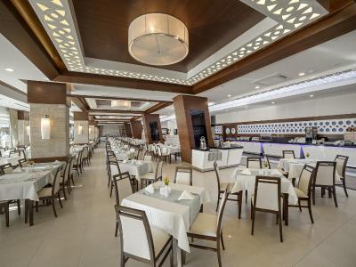 لونا بلانکا ریزورت اند اسپا