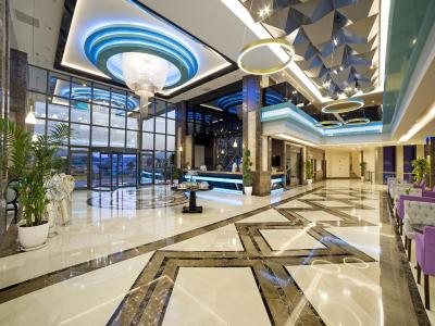 لونا بلانکا ریزورت اند اسپا