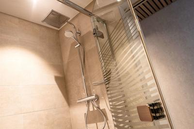 بست وسترن پلاس گولدن لاکز هتل