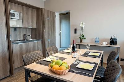 بست وسترن پلاس گولدن لاکز هتل