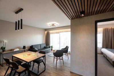 بست وسترن پلاس گولدن لاکز هتل